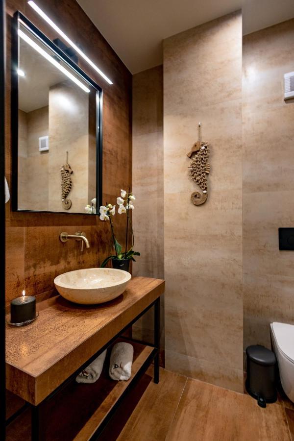 Triple A - Prime Location - Between Monastiraki & Syntagma Square-Free Parking! เอเธนส์ ภายนอก รูปภาพ