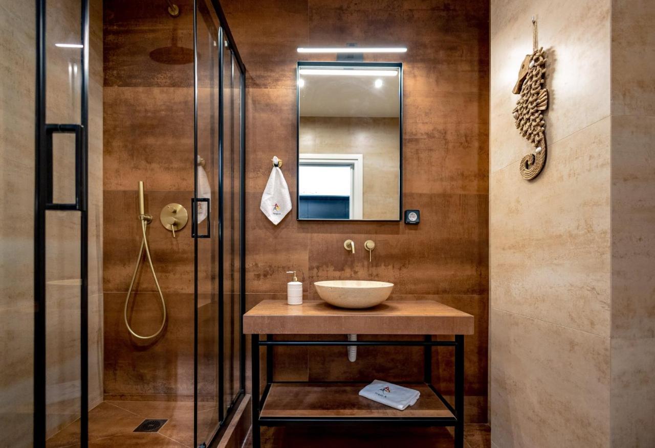 Triple A - Prime Location - Between Monastiraki & Syntagma Square-Free Parking! เอเธนส์ ภายนอก รูปภาพ